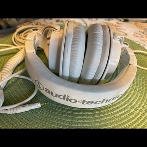 Audio-technica head phones with 3 cords. FOR PARTS